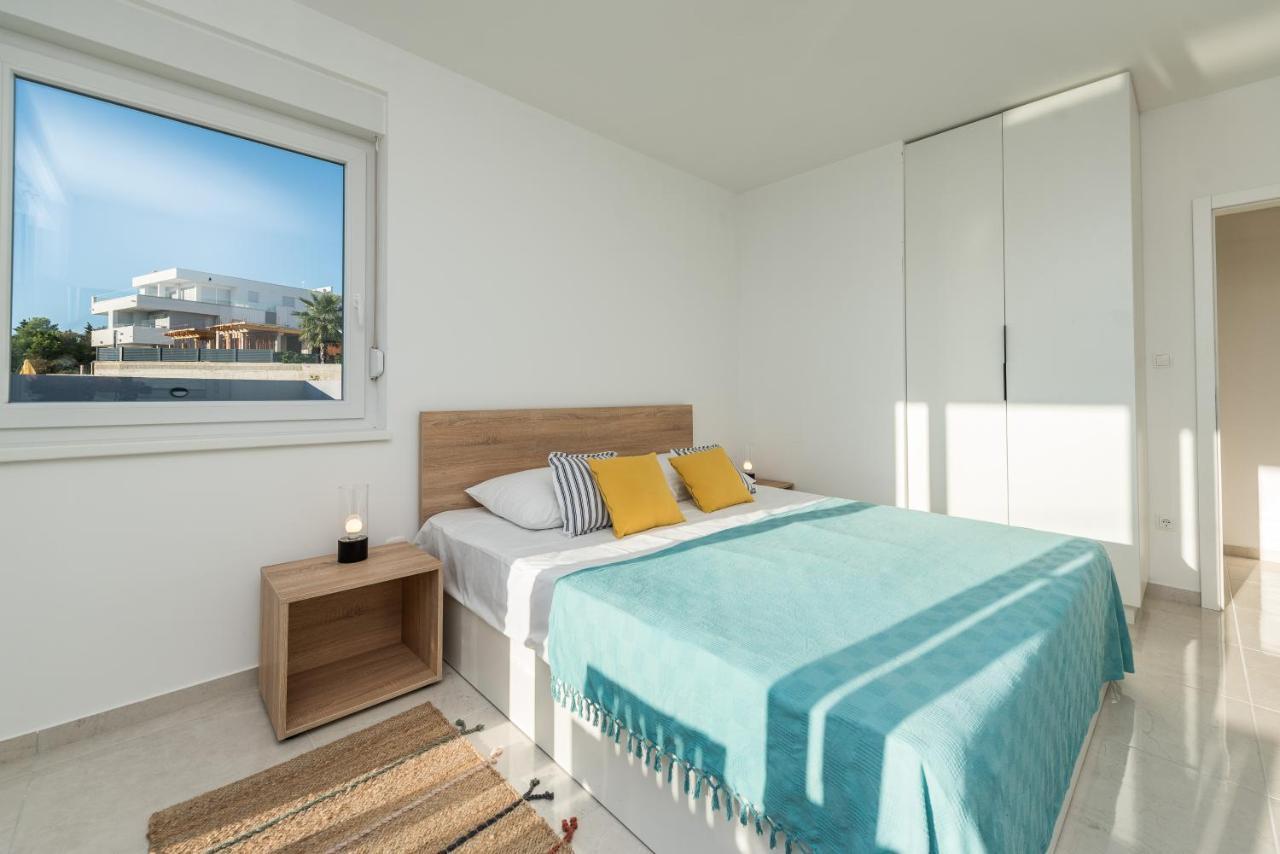 Villa Lena Luxury Apartments Novalja Exteriör bild