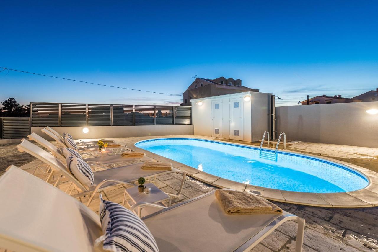 Villa Lena Luxury Apartments Novalja Exteriör bild