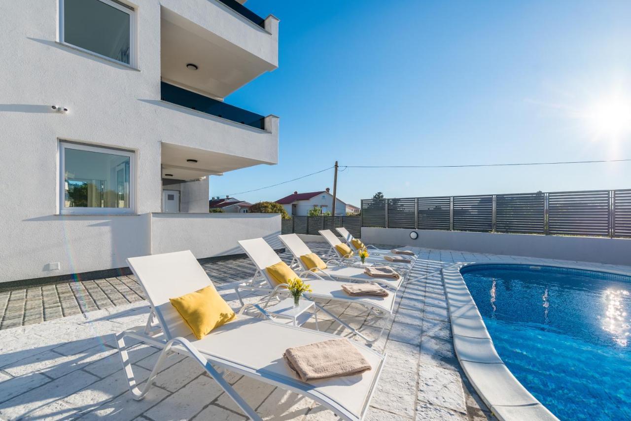 Villa Lena Luxury Apartments Novalja Exteriör bild
