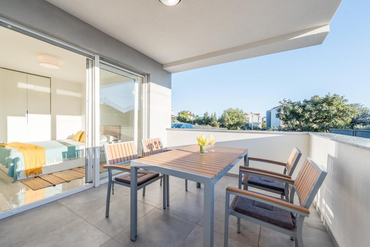Villa Lena Luxury Apartments Novalja Exteriör bild